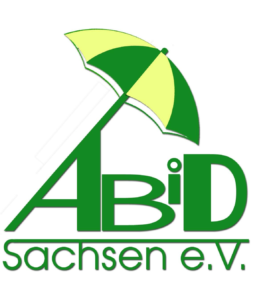Das Bild zeigt das Logo des ABiD Sachsen e.V.
Ein Sonnenschirm kommt aus dem A und beschützt die anderen Buchstaben des Logos.