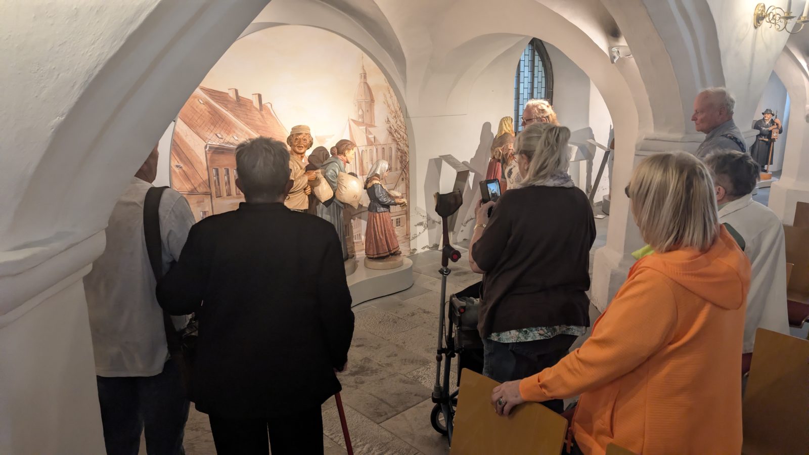 Am 14.7.2026 erlebten wir – die Regionalgruppe 15 Erzgebirge und die Regionalgruppe 11 aus Leipzig im Bundesverband Poliomyelitis e.V. – einen unvergesslichen Ausflug in die Bergkirche St. Marien. Direkt am Annaberger Marktplatz gelegen, bot sie uns eine wunderbare Kulisse für unser Treffen.