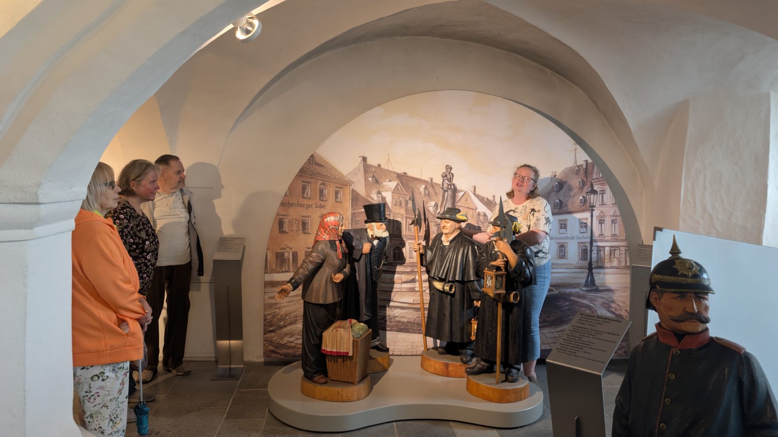Am 14.7.2026 erlebten wir – die Regionalgruppe 15 Erzgebirge und die Regionalgruppe 11 aus Leipzig im Bundesverband Poliomyelitis e.V. – einen unvergesslichen Ausflug in die Bergkirche St. Marien. Direkt am Annaberger Marktplatz gelegen, bot sie uns eine wunderbare Kulisse für unser Treffen.